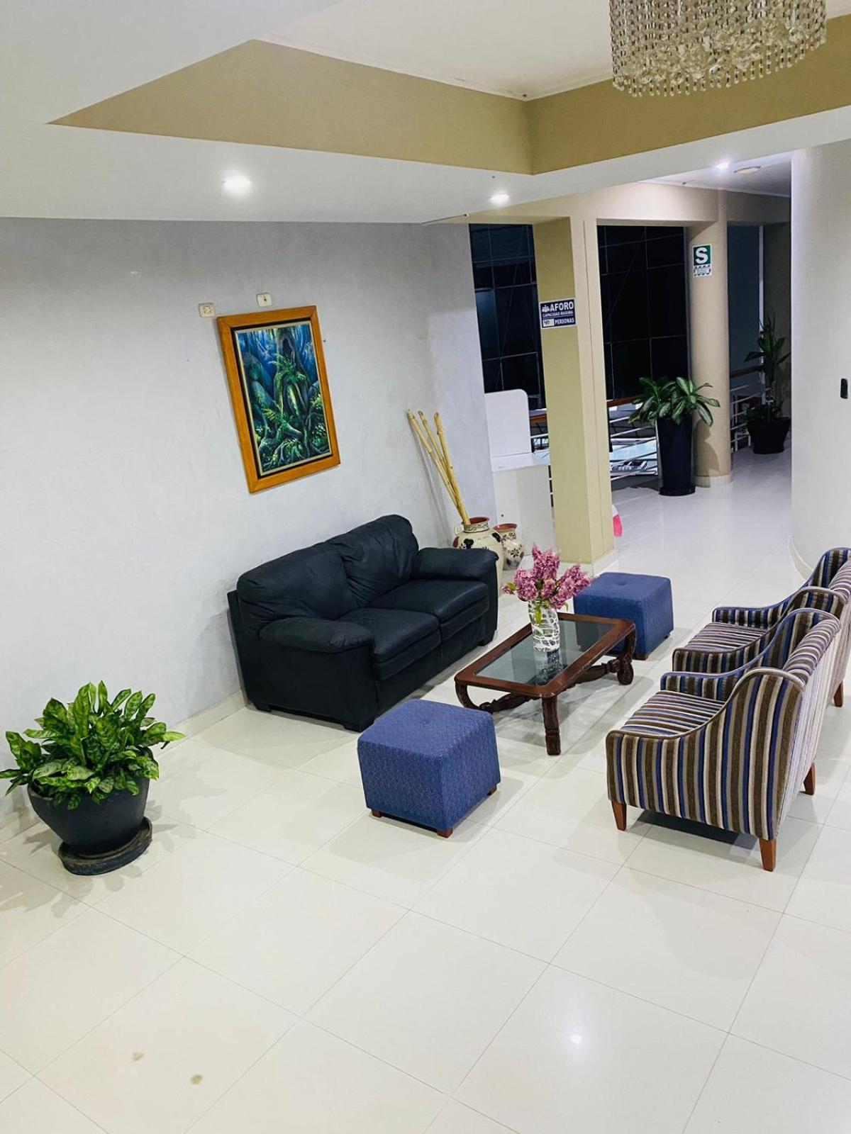 Vuelo 78 Hotel Tarapoto Exteriör bild